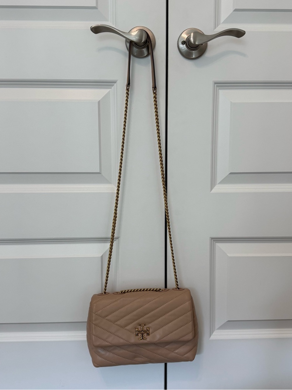 Tory Burch Kira Convertible Quilted Bag - Picture 3 of 11